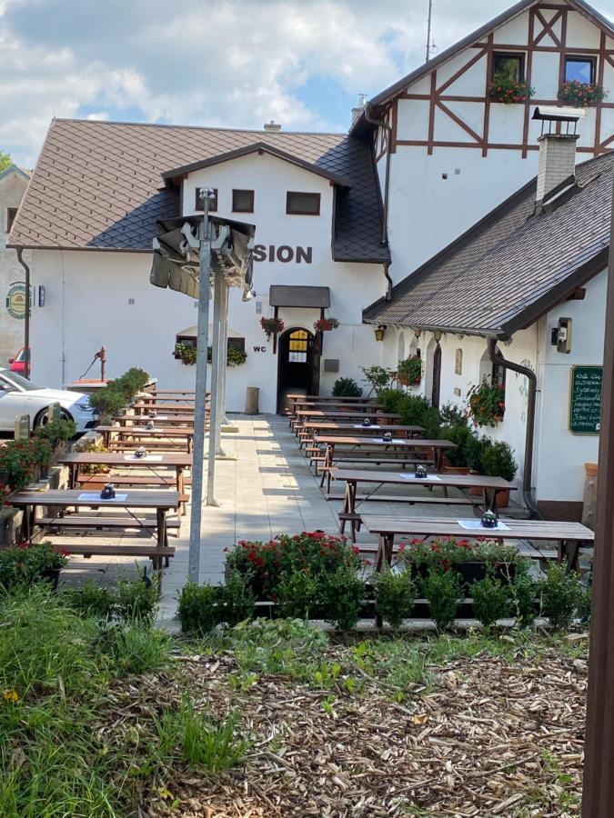 Hostinec U Pejska A Kocicky Mariánské Lázně Exterior foto